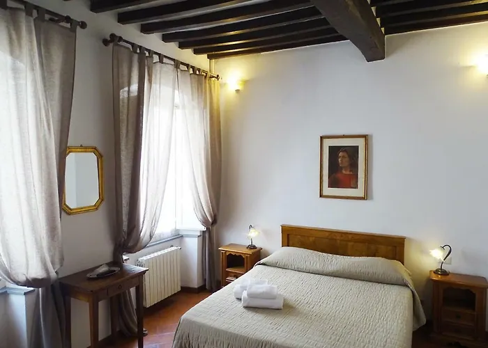 Sabrina Кортона